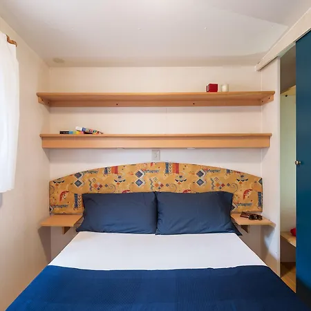 Κάμπινγκ Village Baia Blu La Tortuga 4*